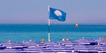 AUMENTANO LE BANDIERE BLU - LA COSTA ITALIANA E' IN SALUTE