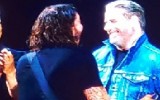  I Foo Fighters a New York fanno salire John Travolta sul palco -  danzano e suonano  il tema di 