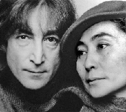 Yoko Ono annuncia l'uscita di un libro con retroscena sullʼalbum 