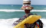 Multe salate per chi acquista in spiaggia dai venditori ambulanti 