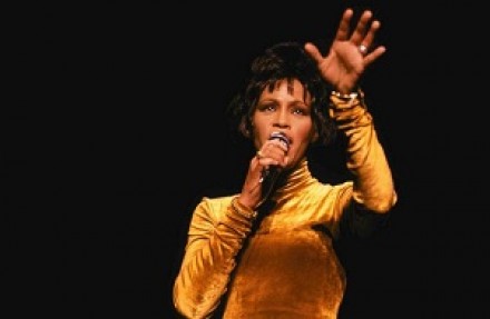 Whitney Houston abusata sessualmente da piccola - Lo rivela il film-documento presentato in anteprima al Festival di Cannes