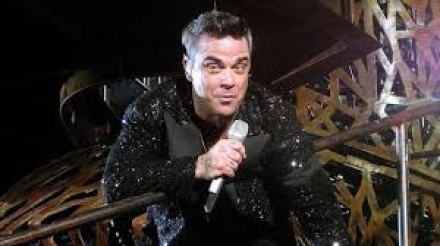 Robbie Williams infiamma San Siro 